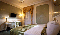 Queen's Astoria Hotel